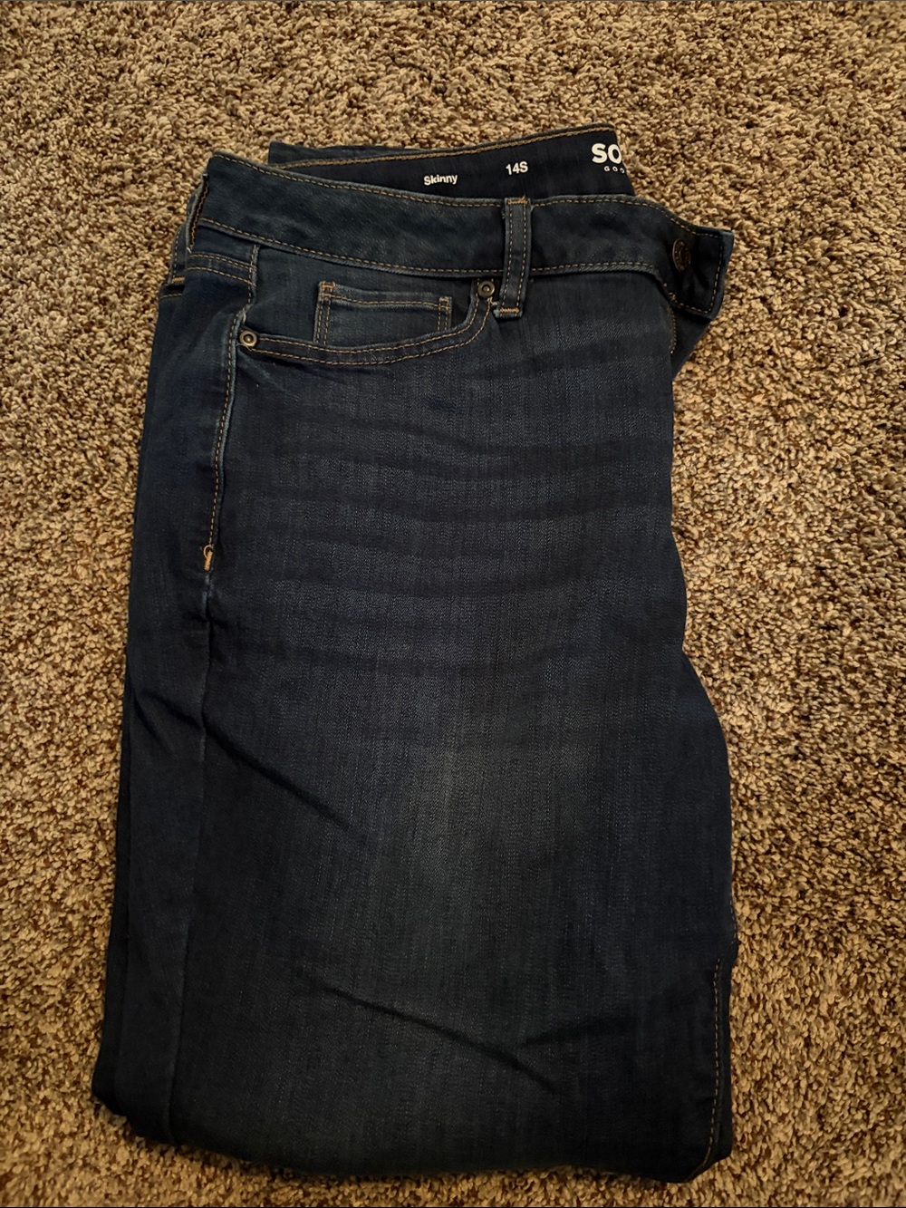 SO Women’s Skinny Jeans in Dark Blue Wash